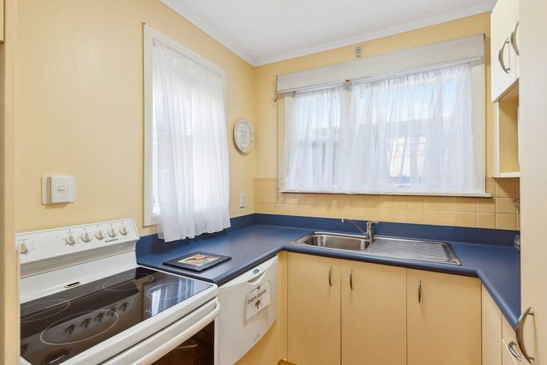 Photo of property in 2 Anthony Grove, Paraparaumu Beach, Paraparaumu, 5032