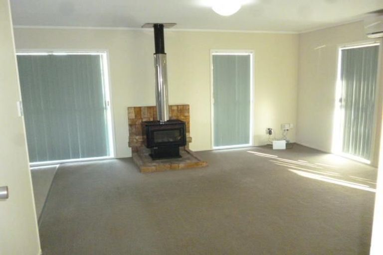 Photo of property in 52 Kurnell Drive, Botany Downs, Auckland, 2010