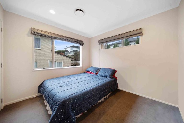Photo of property in 9 Seresin Crescent, Flat Bush, Auckland, 2016