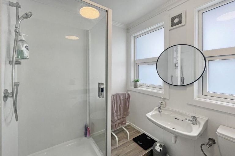 Photo of property in 1 Aurora Street, Petone, Lower Hutt, 5012
