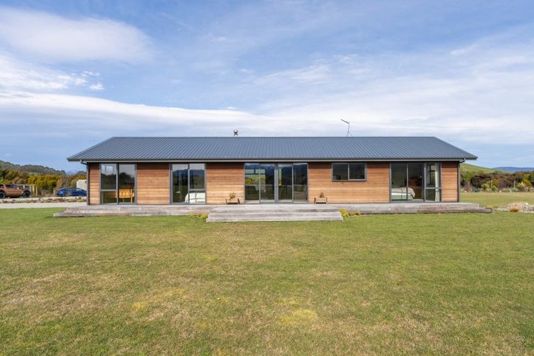 Photo of property in 877 Manapouri Te Anau Highway, Te Anau, 9679