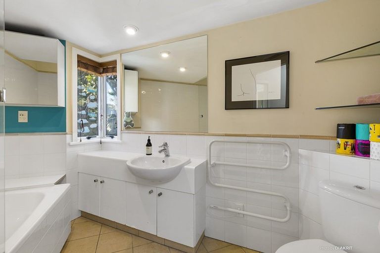 Photo of property in 35a Hobson Crescent, Thorndon, Wellington, 6011