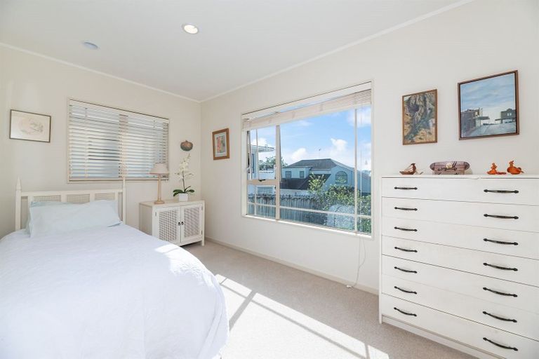 Photo of property in 1/13 Quebec Road, Milford, Auckland, 0620