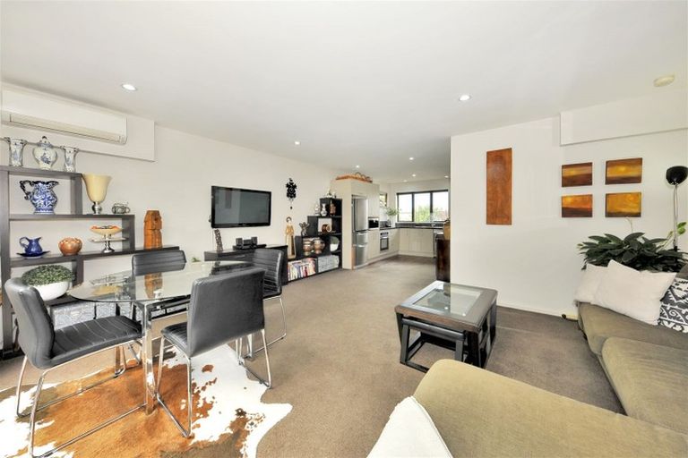 Photo of property in 2/82 Packe Street, Edgeware, Christchurch, 8013