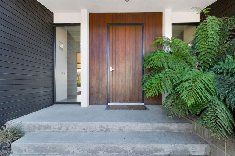 Photo of property in 219 Wyndale Road, Springfield, Sheffield, 7580