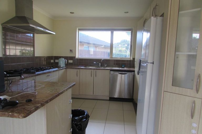 Photo of property in 60 South Kensington Way, Henderson, Auckland, 0612