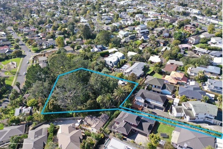 Photo of property in 889 East Coast Road, Northcross, Auckland, 0632