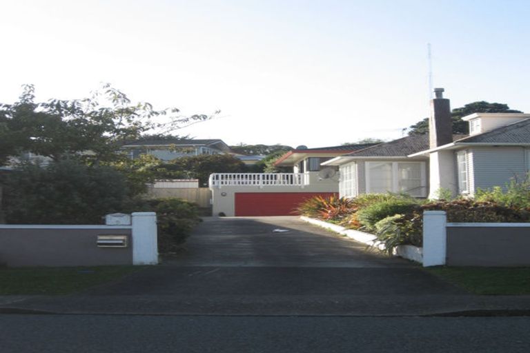 Photo of property in 8b Bay Drive, Titahi Bay, Porirua, 5022