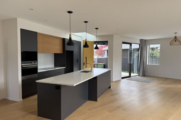 Photo of property in 54a Santiago Crescent, Unsworth Heights, Auckland, 0632