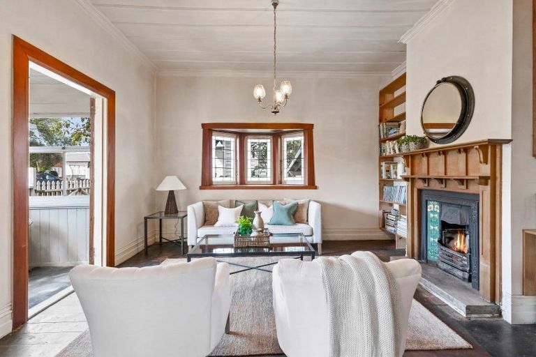 Photo of property in 6 Domain Street, Devonport, Auckland, 0624