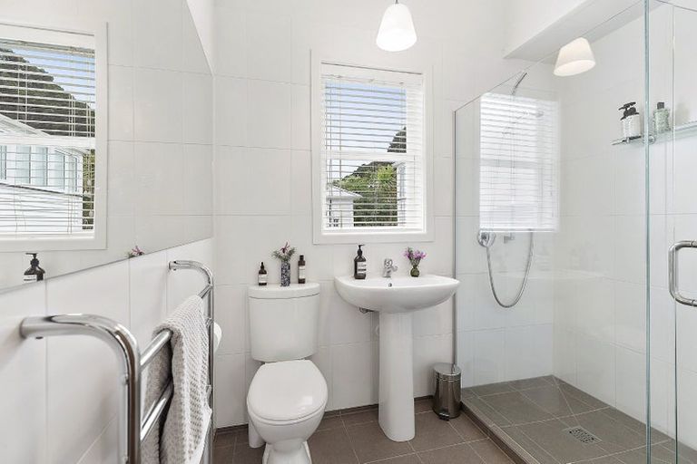 Photo of property in 51 Scarborough Terrace, Mount Victoria, Wellington, 6011