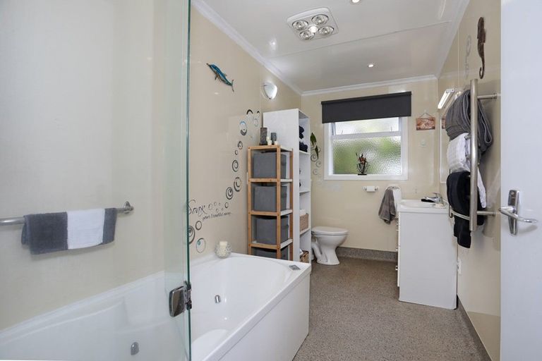 Photo of property in 16 Lyon Street, Marton, 4710