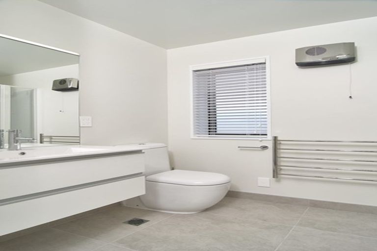 Photo of property in Riverena Flats, 377 Barbadoes Street, Christchurch Central, Christchurch, 8011