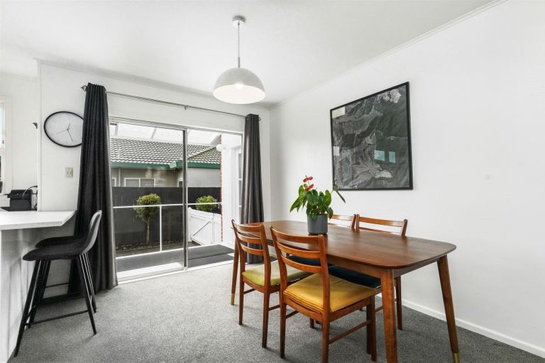 Photo of property in 42 Storey Avenue, Forest Lake, Hamilton, 3200