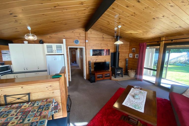 Photo of property in 8 Tiverton Crescent, Whalers Gate, New Plymouth, 4310