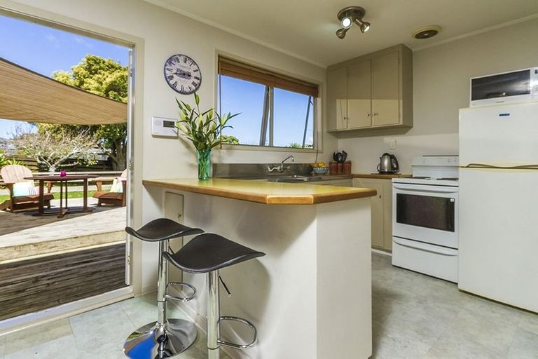 Photo of property in 26 Zita Maria Drive, Massey, Auckland, 0614