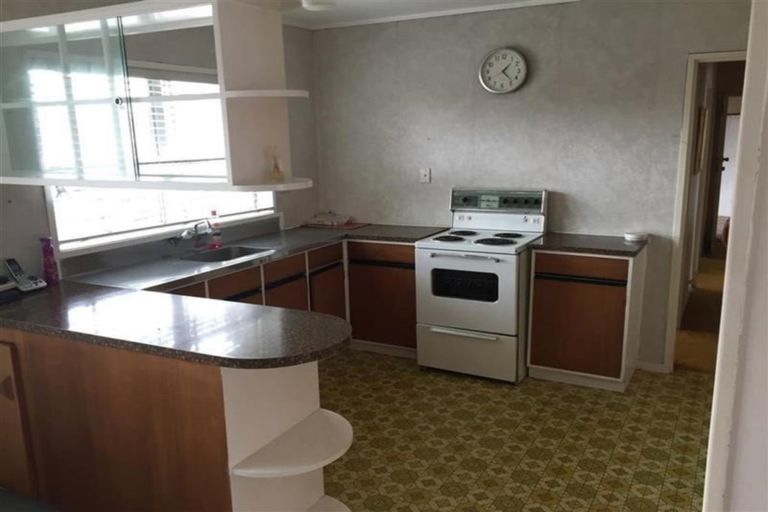 Photo of property in 2/28 Grande Vue Road, Hillpark, Auckland, 2102