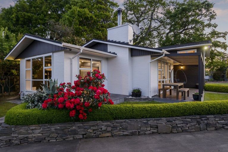 Photo of property in 10 Archdall Place, Avonhead, Christchurch, 8042