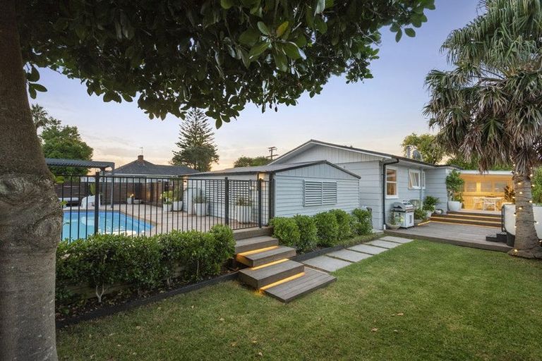 Photo of property in 9 Ranch Avenue, Beach Haven, Auckland, 0626