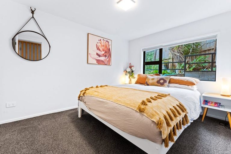 Photo of property in 1/33 Hyde Road, Rothesay Bay, Auckland, 0630