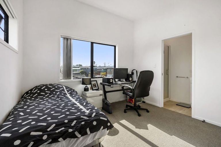 Photo of property in 7/60 Hepburn Road, Glendene, Auckland, 0602