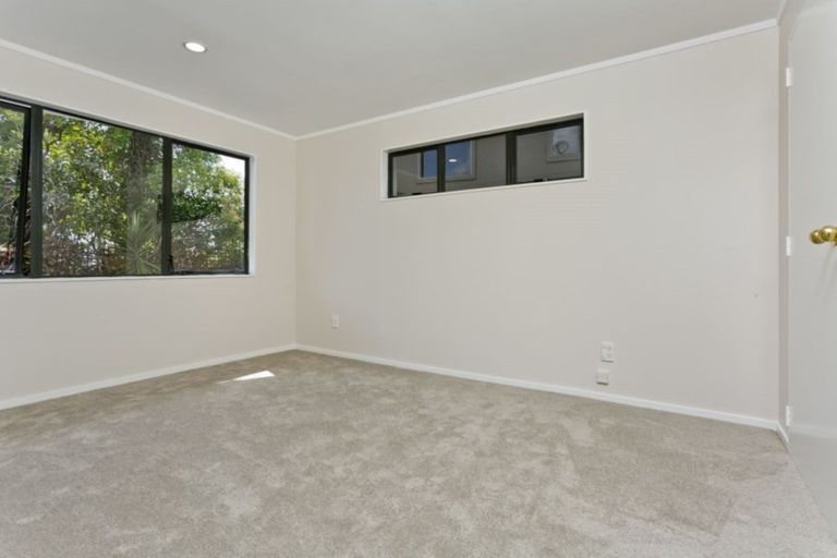 Photo of property in 2/22 Arcadia Crescent, Bayview, Auckland, 0629