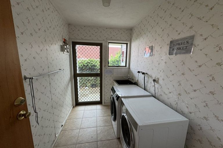 Photo of property in 124 Carnoustie Drive, Wattle Downs, Auckland, 2103