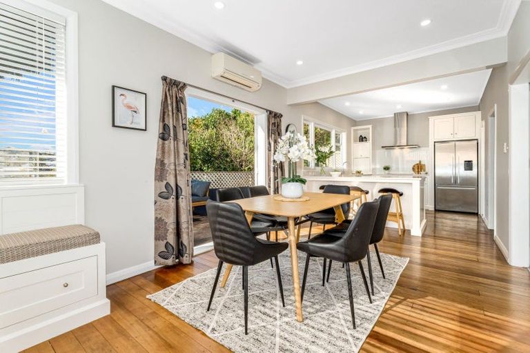 Photo of property in 23 Lucknow Terrace, Khandallah, Wellington, 6035