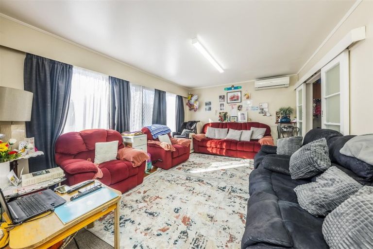 Photo of property in 104 Rowandale Avenue, Manurewa, Auckland, 2102
