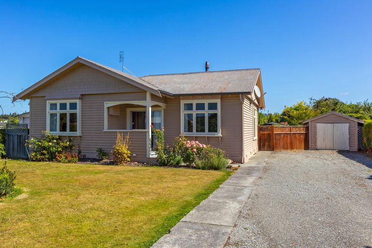 Photo of property in 20 Taylor Street, Geraldine, 7930