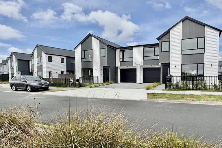 Photo of property in 140 Vintry Drive, Kumeu, 0810