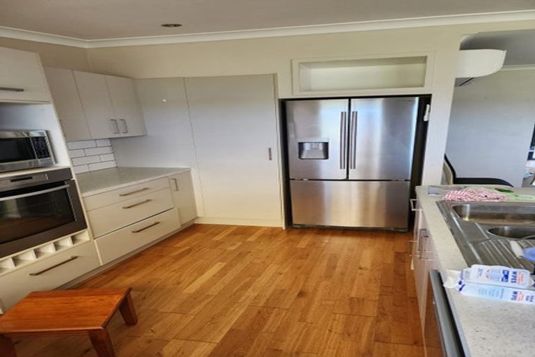 Photo of property in 2 Roretana Drive, Athenree, Katikati, 3177