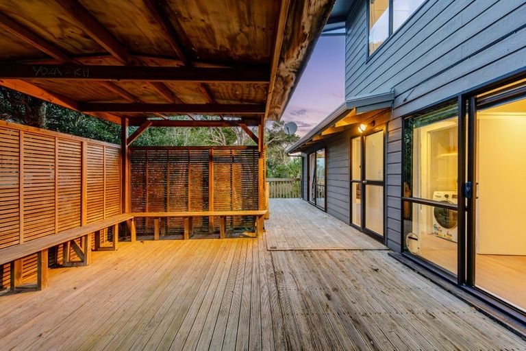 Photo of property in 2/104 Ocean View Road, Northcote, Auckland, 0627