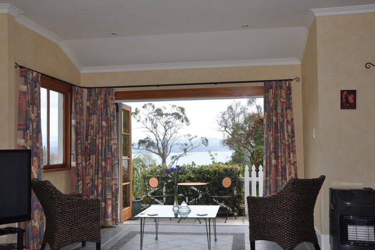 Photo of property in 6 Convent Road, Bluff Hill, Napier, 4110