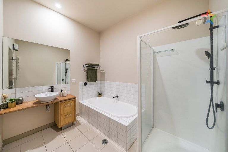 Photo of property in 2/224 Jackson Street, Petone, Lower Hutt, 5012