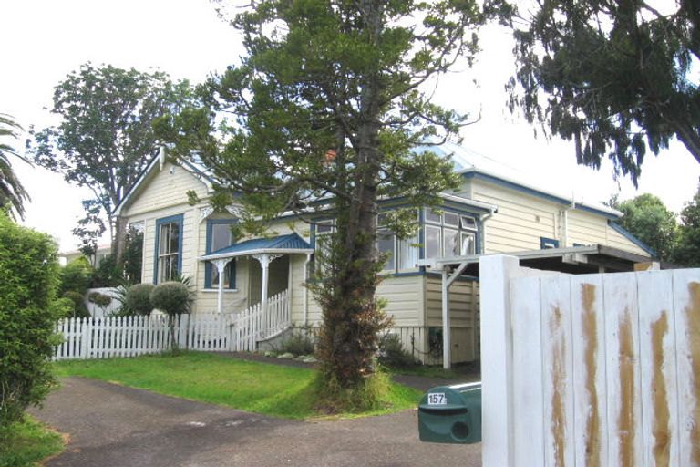 Photo of property in 2/157 Glenfield Road, Hillcrest, Auckland, 0626