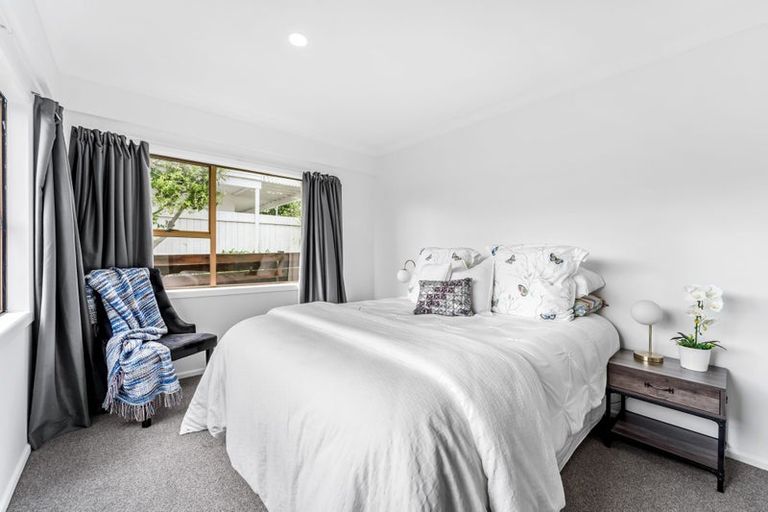 Photo of property in 1006 Whangaparaoa Road, Tindalls Beach, Whangaparaoa, 0930