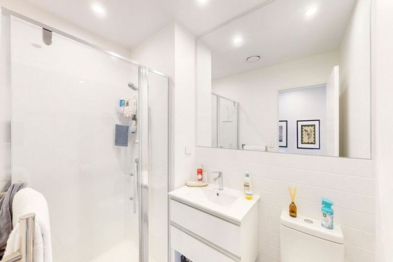 Photo of property in 2/170 Fraser Avenue, Johnsonville, Wellington, 6037