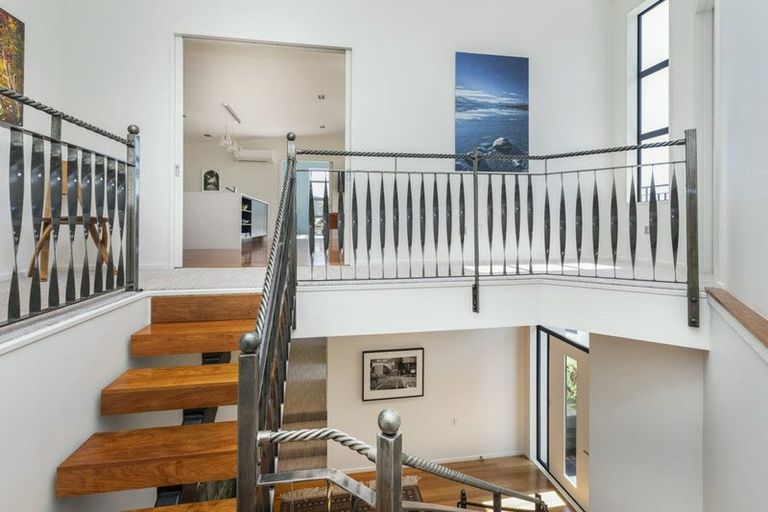 Photo of property in 16 Iles Lane, Cashmere, Christchurch, 8022