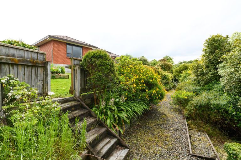 Photo of property in 11 Greenwood Place, Fitzherbert, Palmerston North, 4410