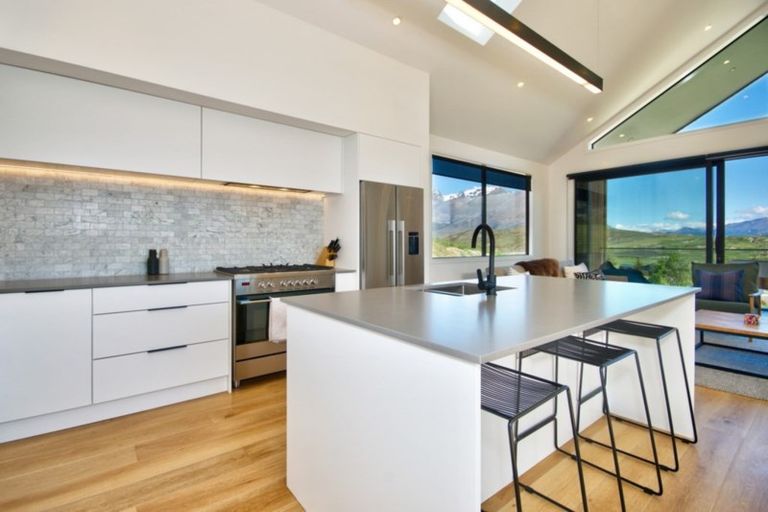 Photo of property in 3a Glenelg Lane, Jacks Point, 9371