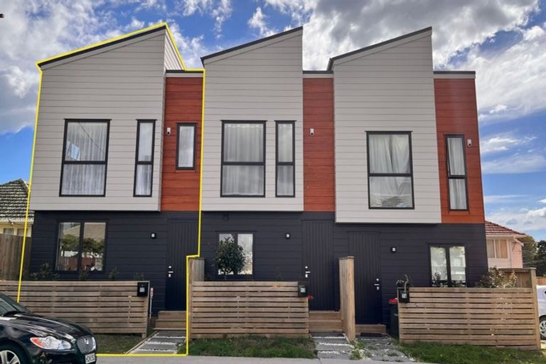 Photo of property in 12 Albert Pryor Avenue, Henderson, Auckland, 0612