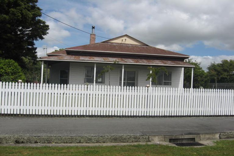 Photo of property in 25 Tyndall Street, Pahiatua, 4910