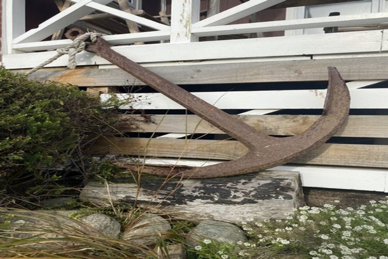 Photo of property in 52 Antrim Street, Waikawa, Tokanui, 9884