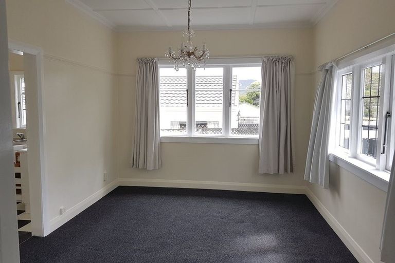Photo of property in 15a Raine Street, Karori, Wellington, 6012