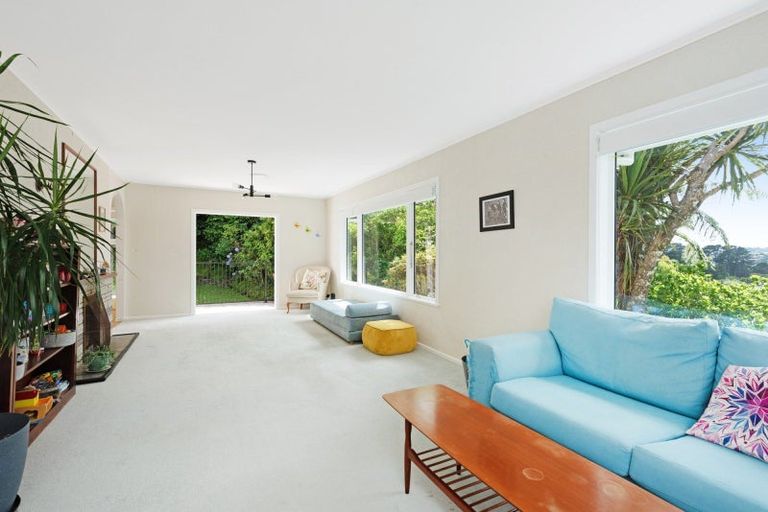 Photo of property in 48 Homewood Crescent, Karori, Wellington, 6012