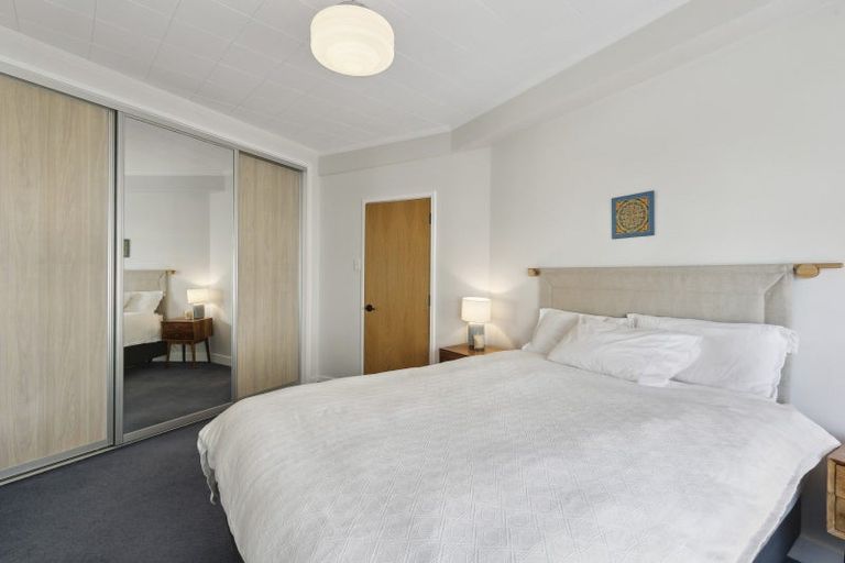 Photo of property in Wharenui Apartments, 274 Oriental Parade, Oriental Bay, Wellington, 6011