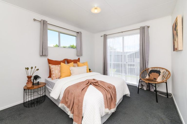 Photo of property in 36 Acacia Street, Kelvin Grove, Palmerston North, 4414