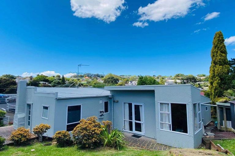 Photo of property in 1/728 Beach Road, Browns Bay, Auckland, 0630