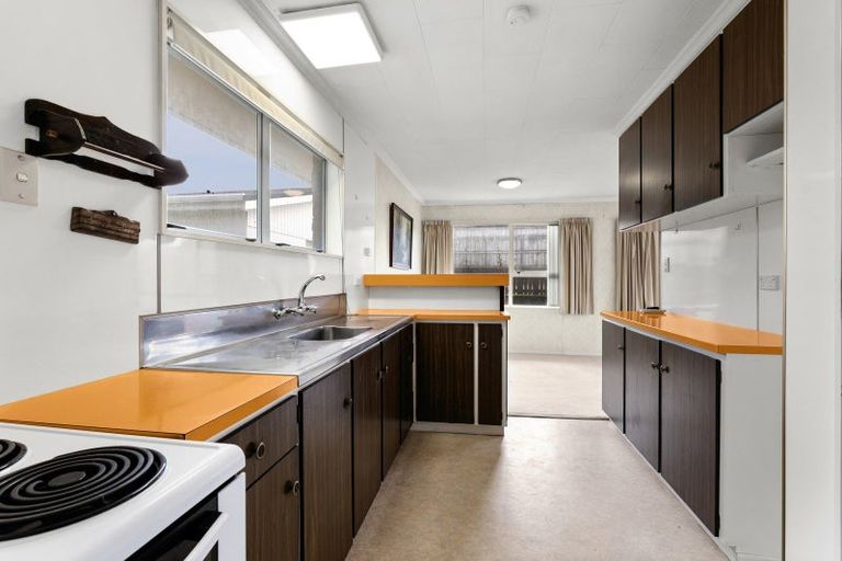 Photo of property in 20 Mayfair Place, Westown, New Plymouth, 4310